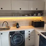 Urban Mountain House Apartment *
