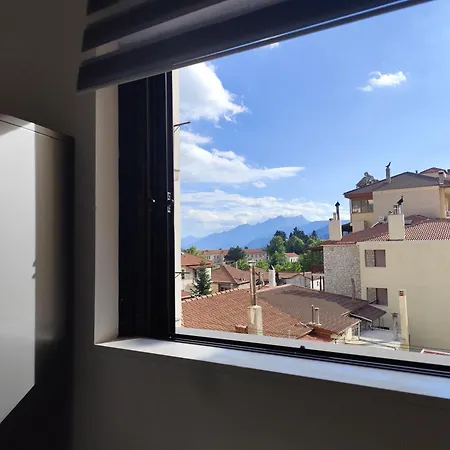 Urban Mountain House Apartment *