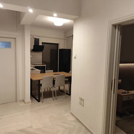 Urban Mountain House Apartment
